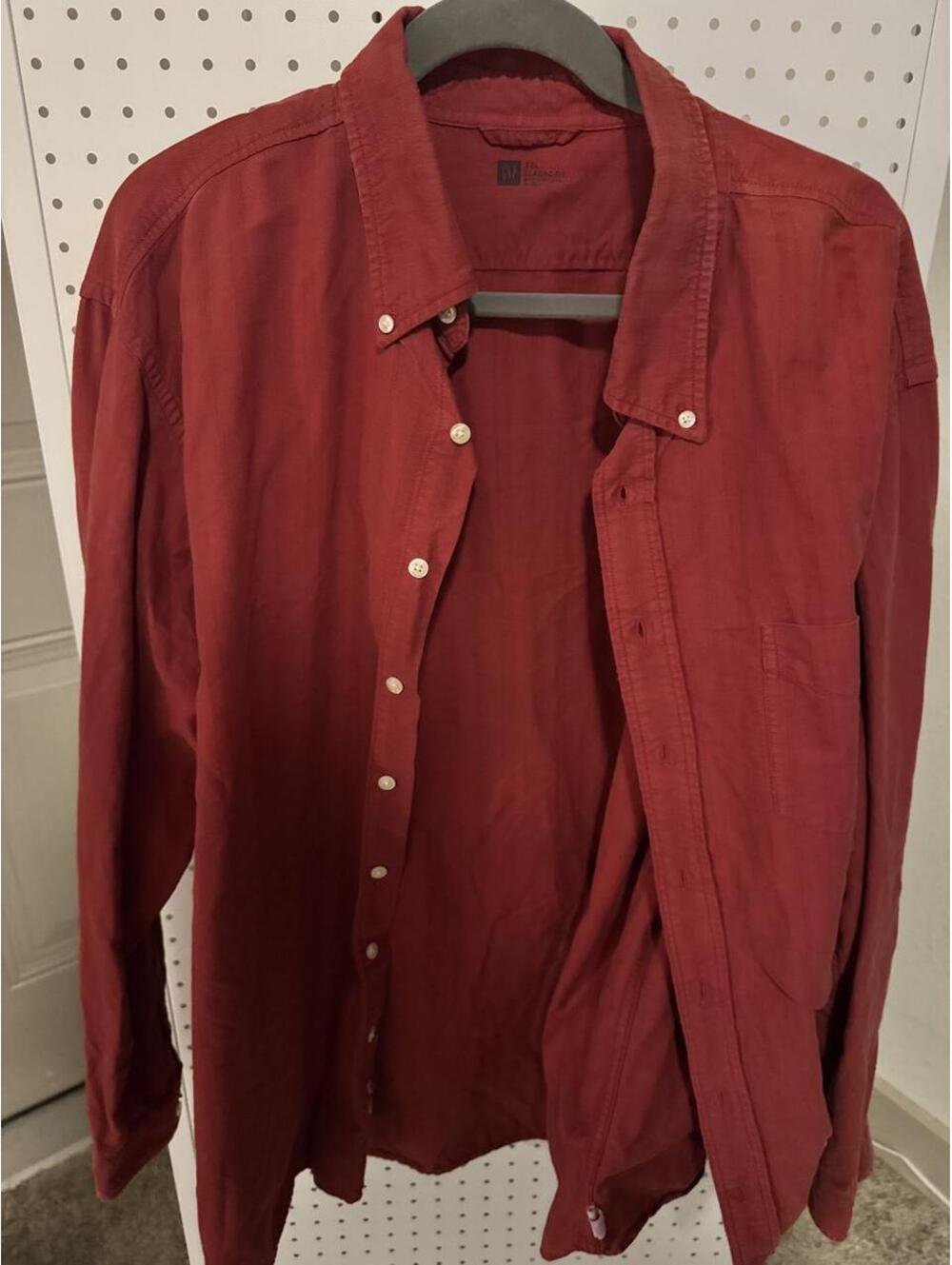 Vintage GAP Holiday 2004 Red Button Down Shirt | XXL | Classic Fit